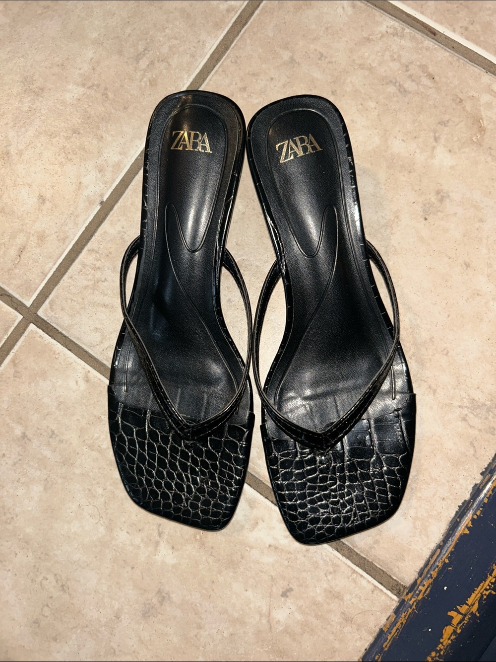 Zara Black Croc-Embossed Thong Heeled Sandals Square Toe - Picture 2 of 6